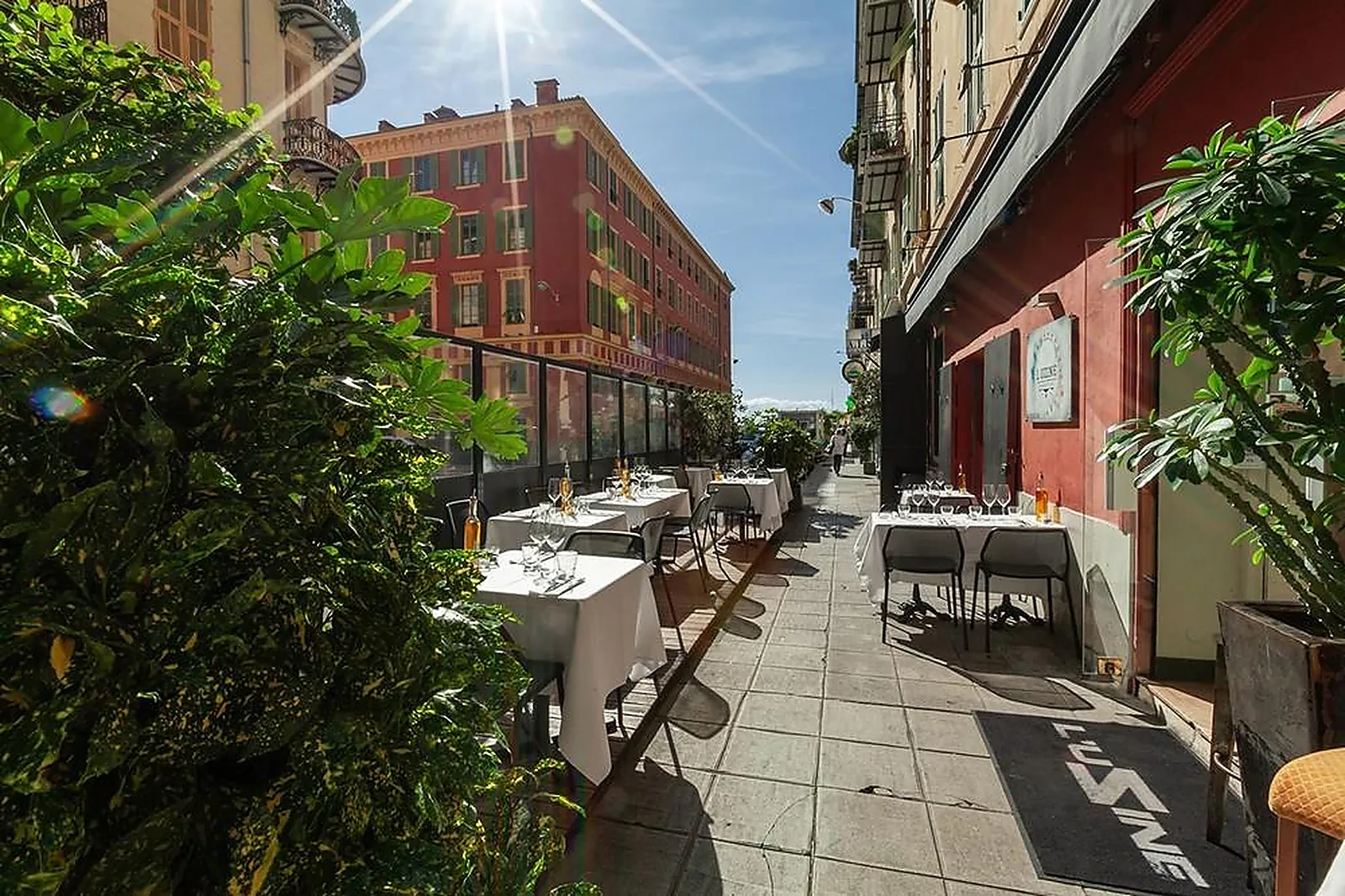 Cafés et Restaurants, RESTAURANTS - NICE (ALPES-MARITIMES) : LL&RSQUO;UZINE