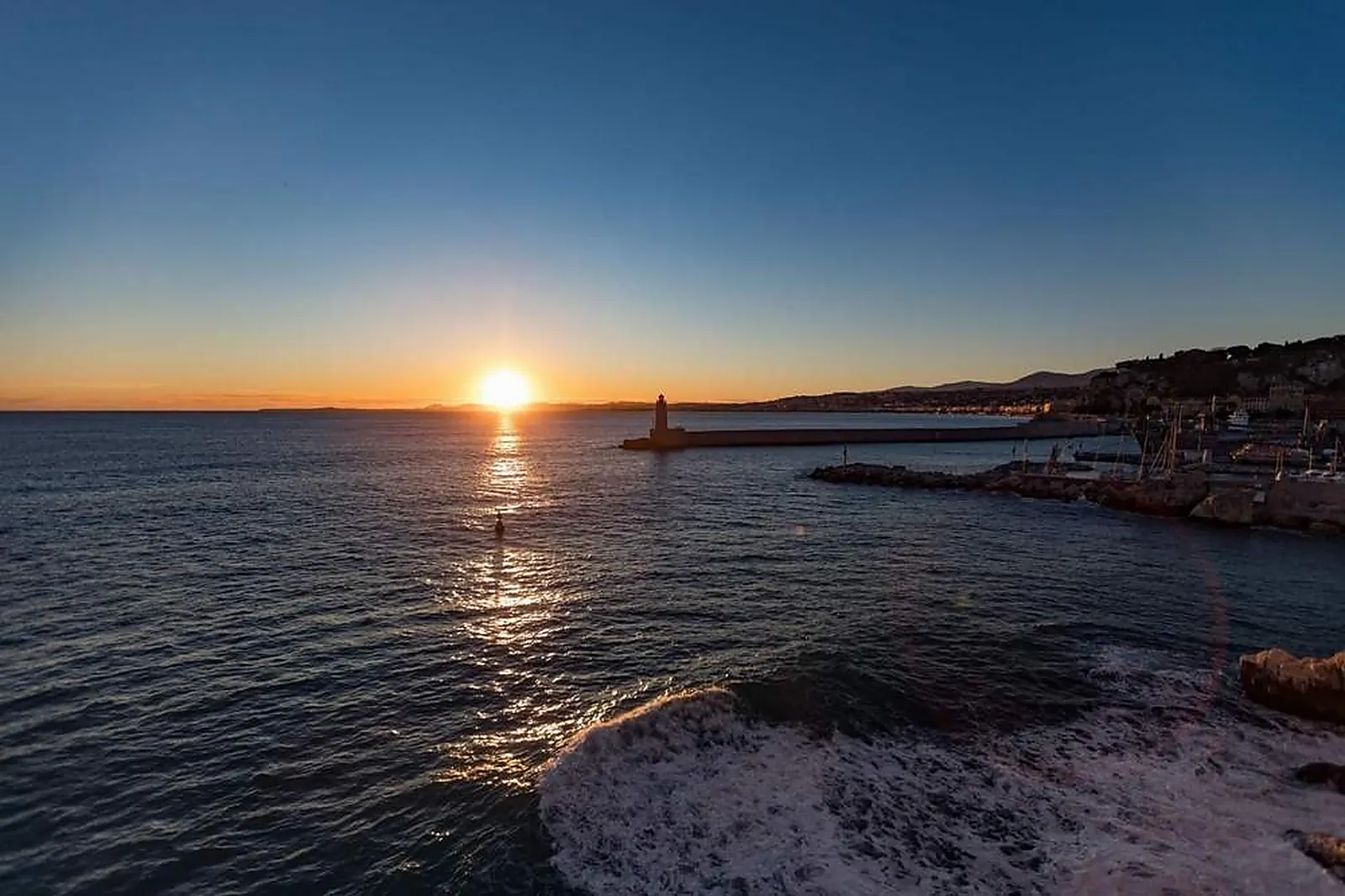 Cafés et Restaurants, RESTAURANTS - NICE (ALPES-MARITIMES) : LA RÉSERVE DE NICE