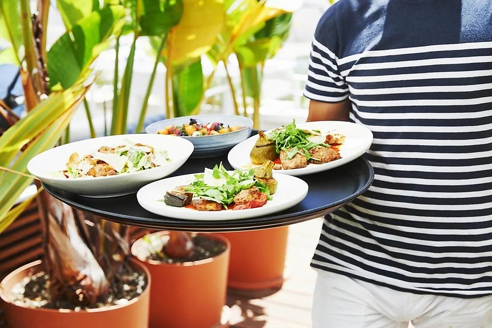 Cafés et Restaurants, RESTAURANTS - NICE (ALPES-MARITIMES) : LE TEMPS DL&RSQUO;UN ÉTÉ