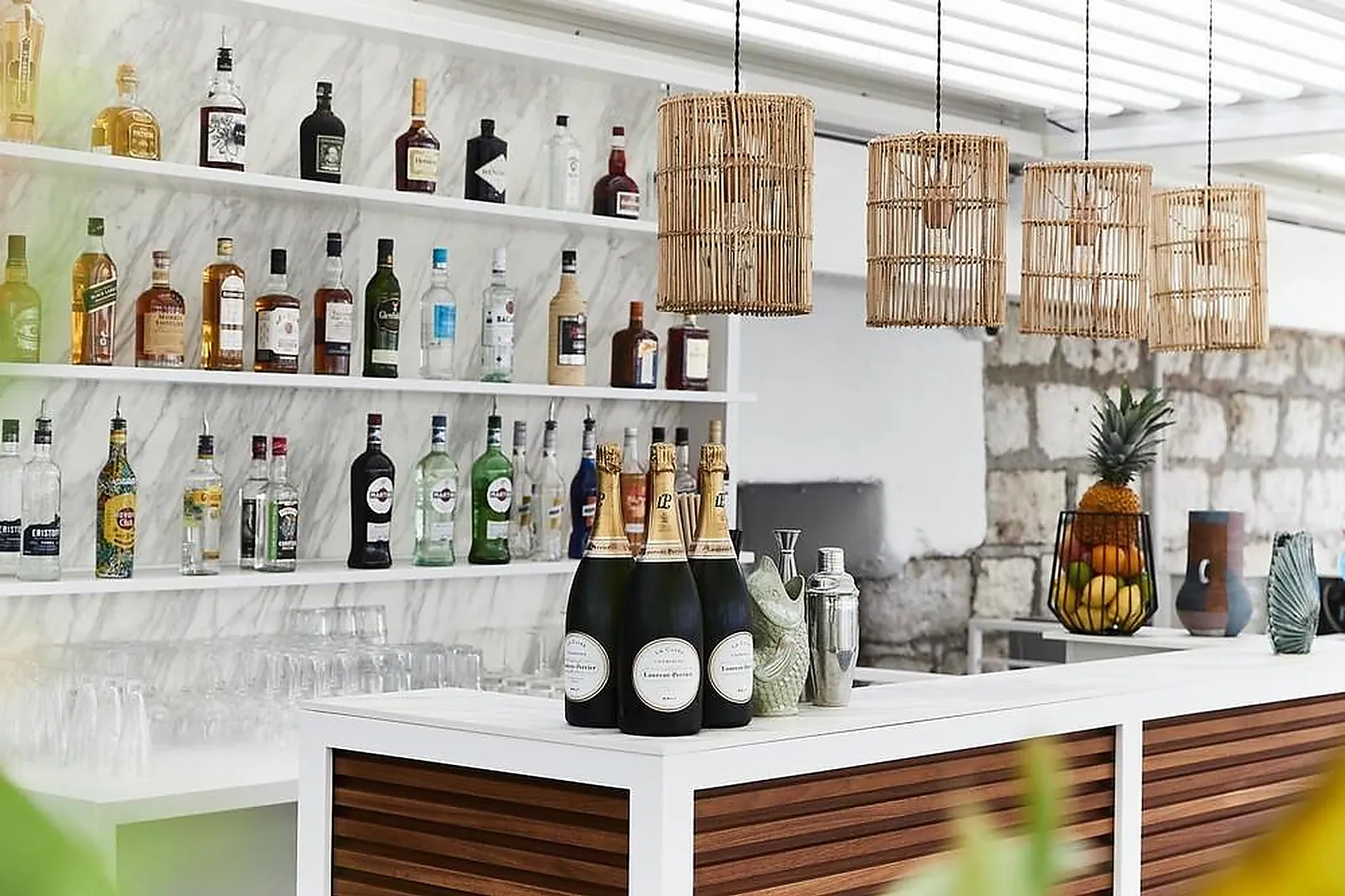 Cafés et Restaurants, RESTAURANTS - NICE (ALPES-MARITIMES) : LE TEMPS DL&RSQUO;UN ÉTÉ