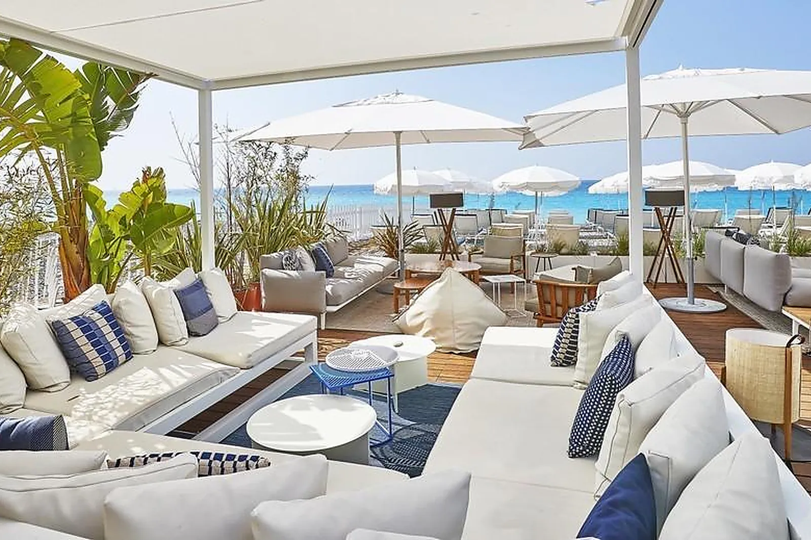 Cafés et Restaurants, RESTAURANTS - NICE (ALPES-MARITIMES) : LE TEMPS DL&RSQUO;UN ÉTÉ