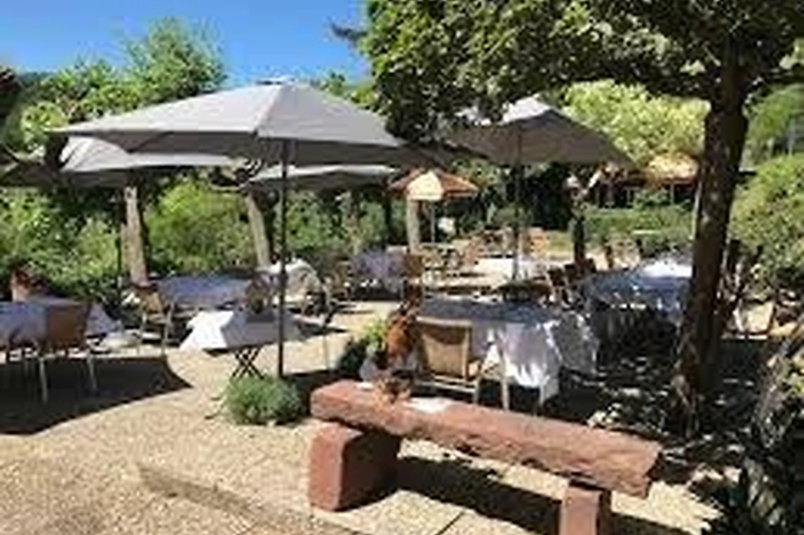 Cafés et Restaurants, RESTAURANTS - NIEDERBRONN-LES-BAINS (BAS-RHIN) : LES AKCIAS