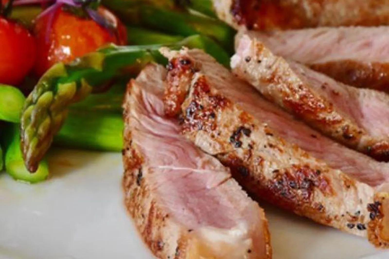 Cafés et Restaurants, RESTAURANTS - NÎMES (GARD) : A LA FOURCHETTE DES ARÈNES