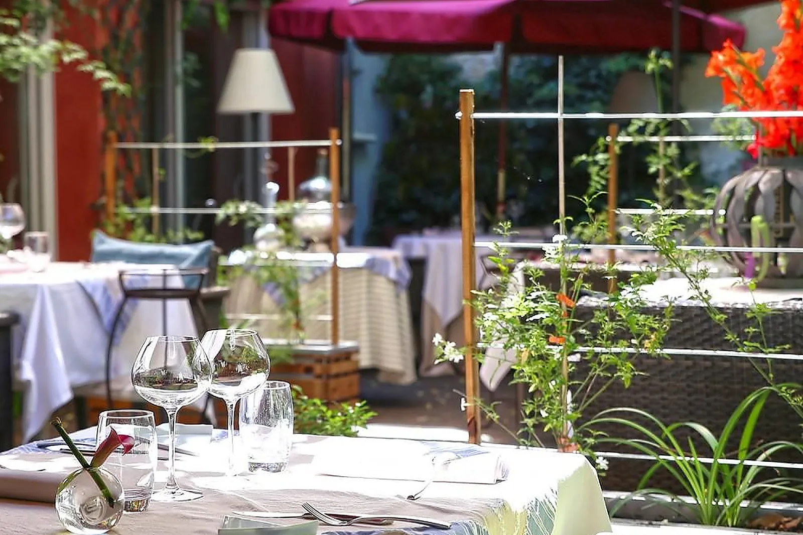 Cafés et Restaurants, RESTAURANTS - NIMES (GARD) : RESTAURANT CROIZARD