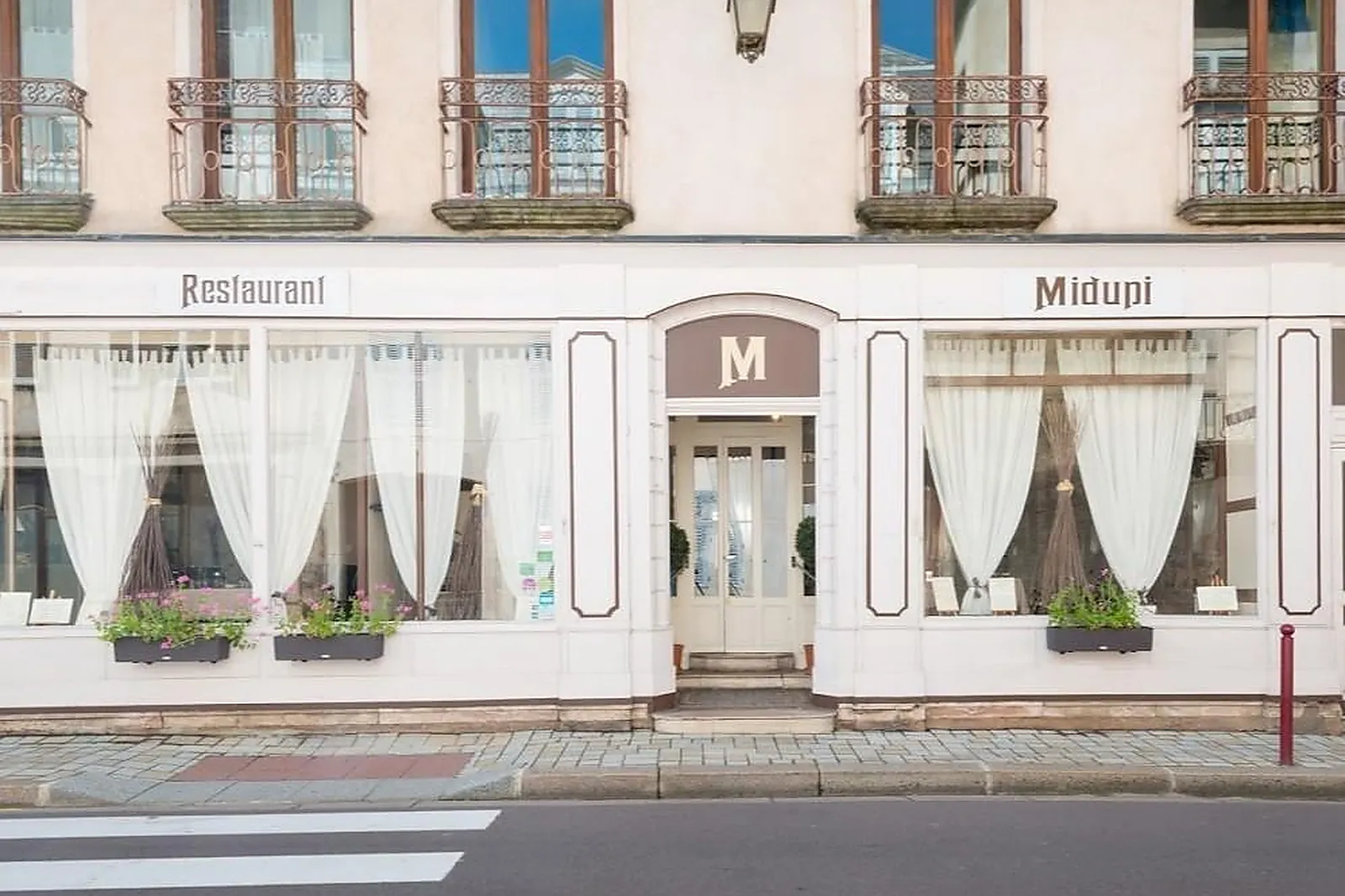 Cafés et Restaurants, RESTAURANTS - NOLAY (CÔTE-DL&RSQUO;OR) : RESTAURANT MIDUPI