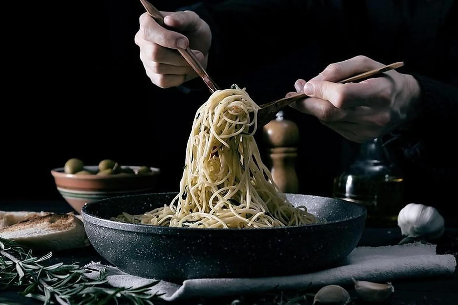 Cafés et Restaurants, RESTAURANTS - NOUMEA (NOUVELLE-CALÉDONIE) : LE BINTZ