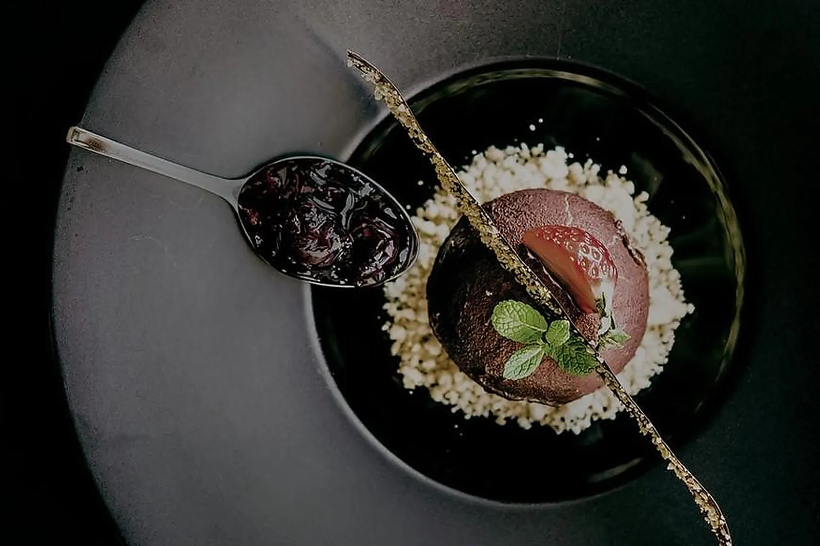 Cafés et Restaurants, RESTAURANTS - NOUMEA (NOUVELLE-CALÉDONIE) : LE BINTZ