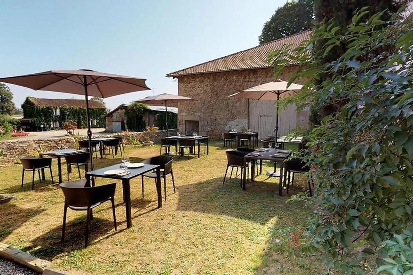 Cafés et Restaurants, RESTAURANTS - ORADOUR-SUR-GLANE (HAUTE-VIENNE) : LL&RSQUO;EQUILIBRE