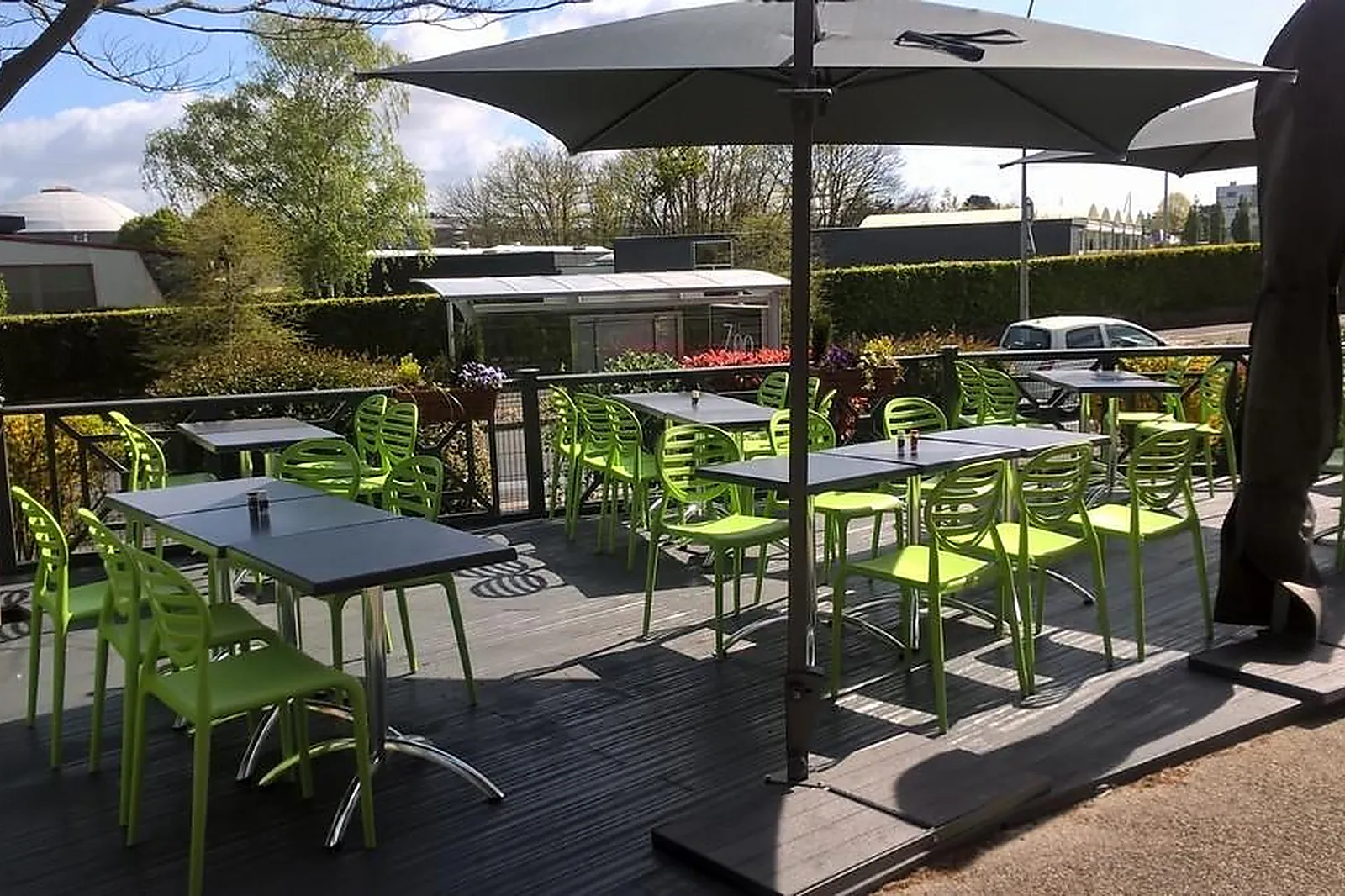 Cafés et Restaurants, RESTAURANTS - ORVAULT (LOIRE-ATLANTIQUE) : RESTAURANT ALBIZIA
