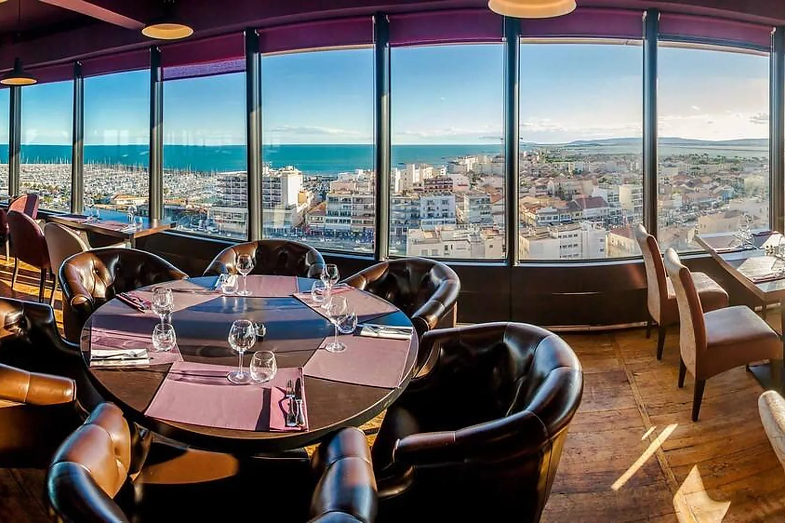 Cafés et Restaurants, RESTAURANTS - PALAVAS-LES-FLOTS (HÉRAULT) : RESTAURANT LE PHARE