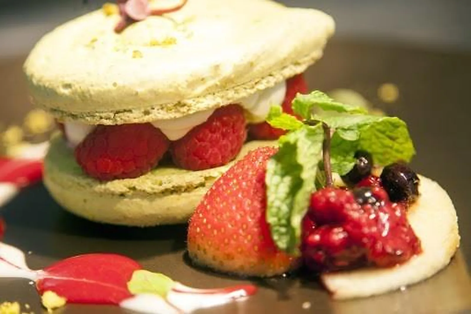 Cafés et Restaurants, RESTAURANTS - PAPEETE (POLYNÉSIE FRANÇAISE) : L’O À LA BOUCHE