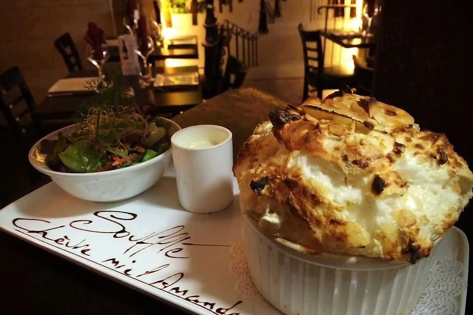 Cafés et Restaurants, RESTAURANTS - PAPEETE (POLYNÉSIE FRANÇAISE) : LE SULLY