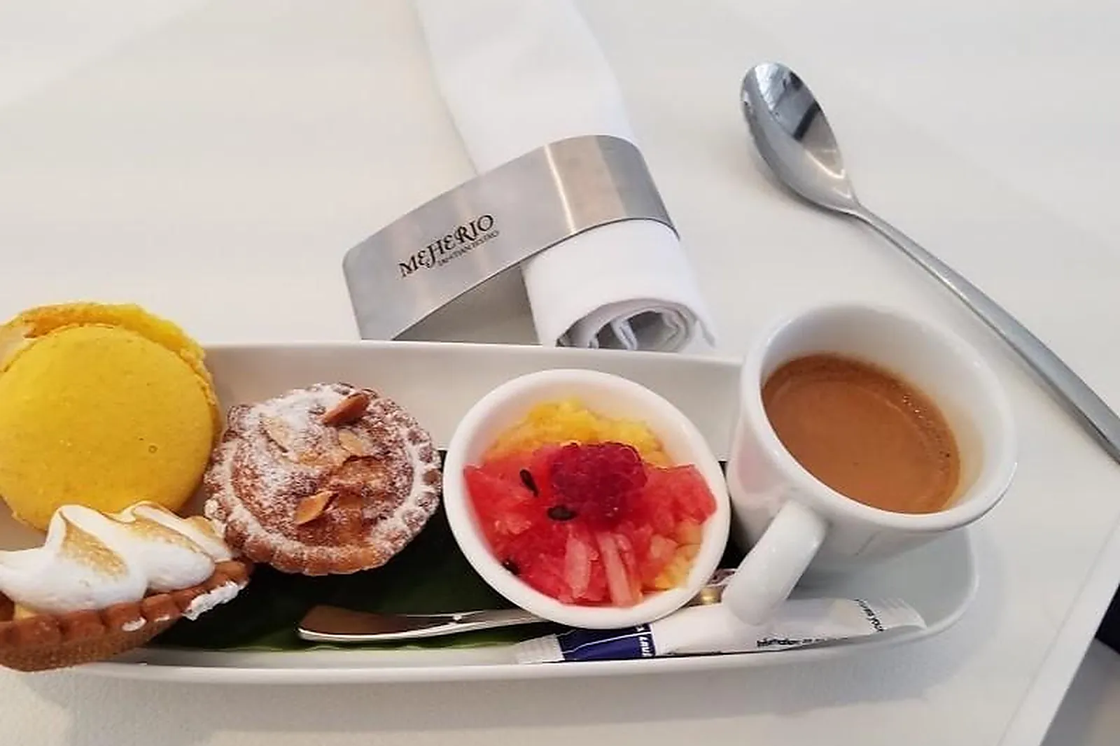 Cafés et Restaurants, RESTAURANTS - PAPEETE (POLYNÉSIE FRANÇAISE) : MEHERIO TAHITIAN BISTRO