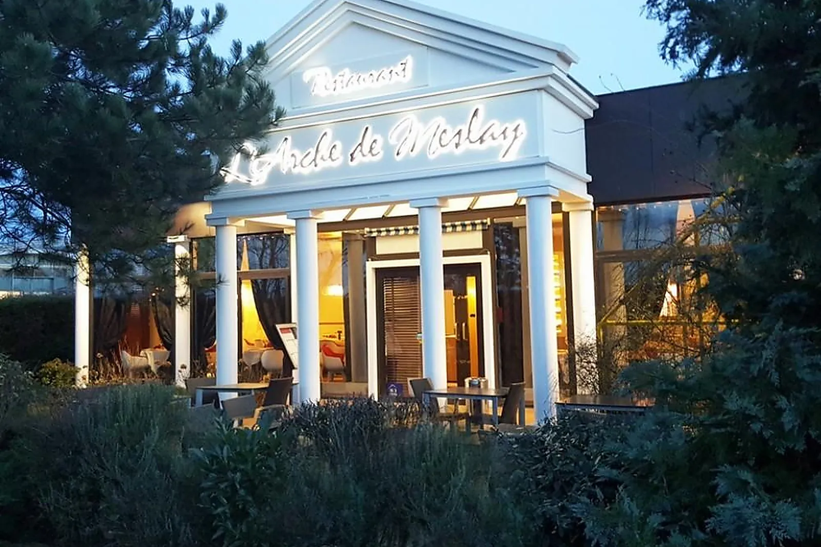 Cafés et Restaurants, RESTAURANTS - PARCAY-MESLAY (INDRE-ET-LOIRE) : LL&RSQUO;ARCHE DE MESLAY