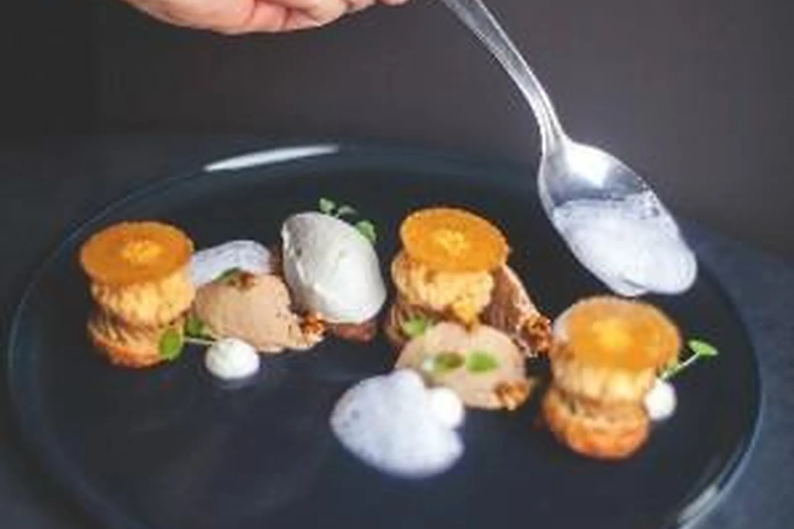 Cafés et Restaurants, RESTAURANTS - PARIS (PARIS) : 24 LE RESTAURANT