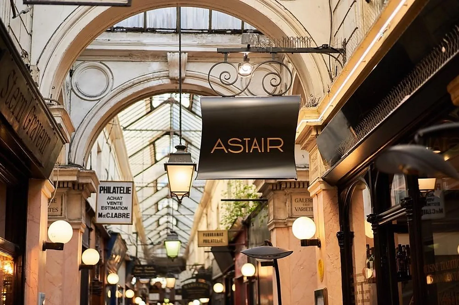 Cafés et Restaurants, RESTAURANTS - PARIS (PARIS) : ASTAIR