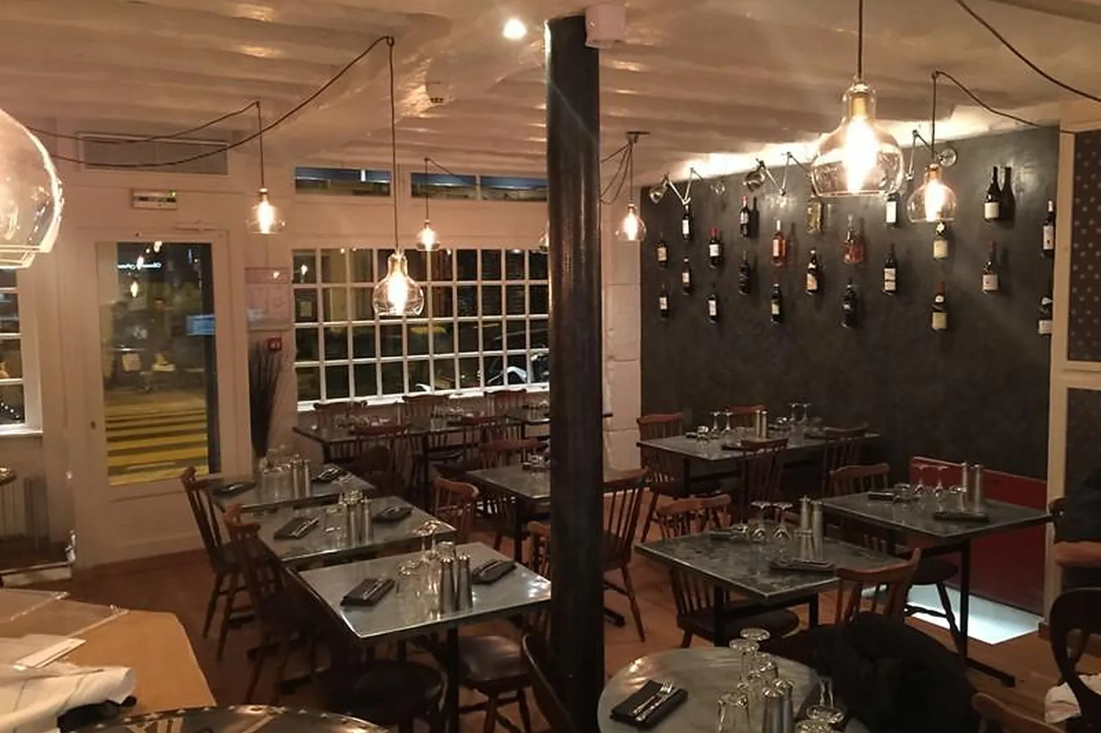 Cafés et Restaurants, RESTAURANTS - PARIS (PARIS) : BACCO