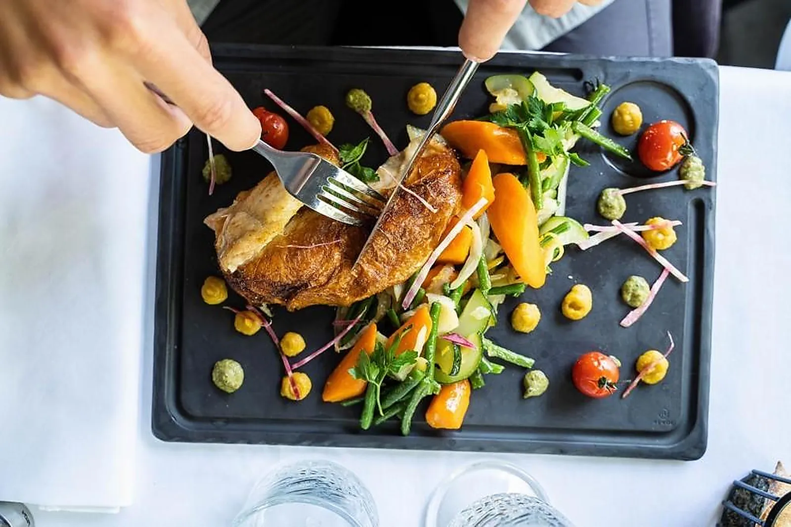 Cafés et Restaurants, RESTAURANTS - PARIS (PARIS) : BASSAR RESTAURANT