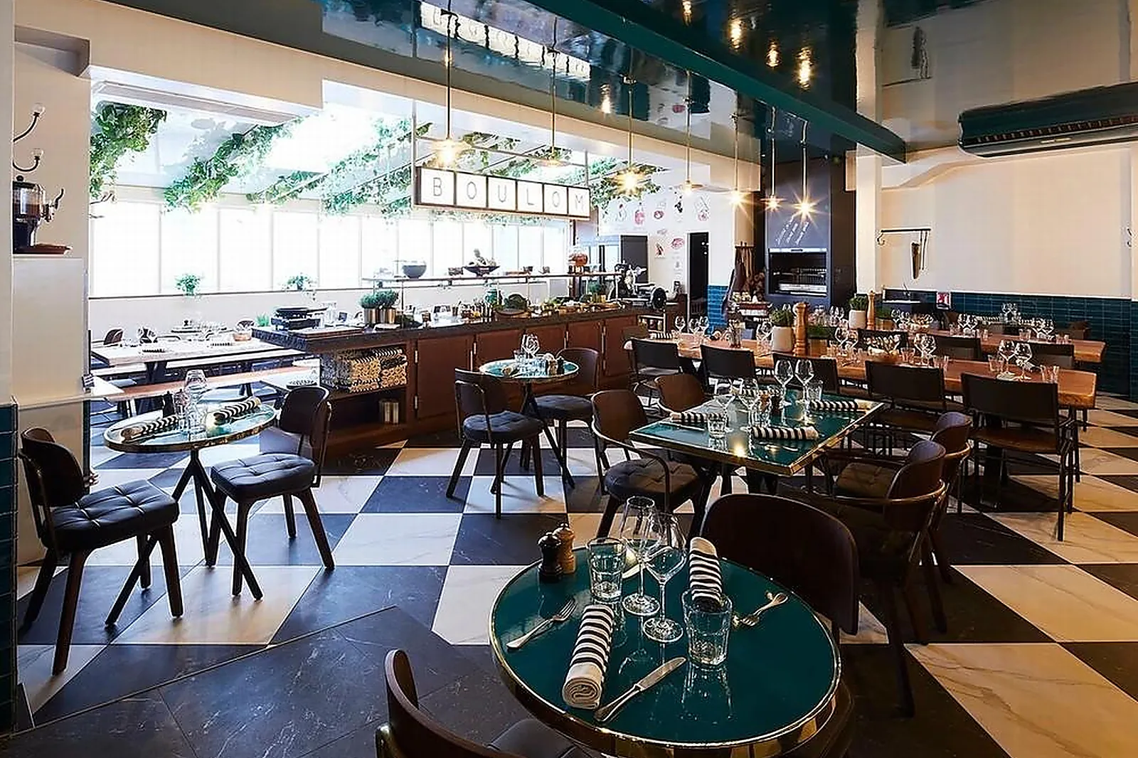 Cafés et Restaurants, RESTAURANTS - PARIS (PARIS) : BOULOM