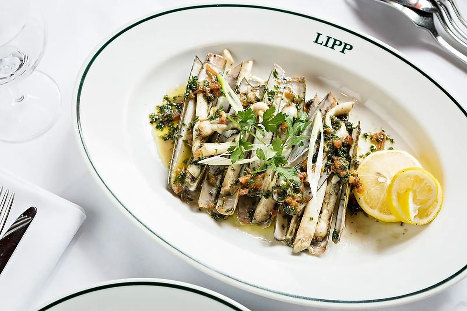 Cafés et Restaurants, RESTAURANTS - PARIS (PARIS) : BRASSERIE LIPP