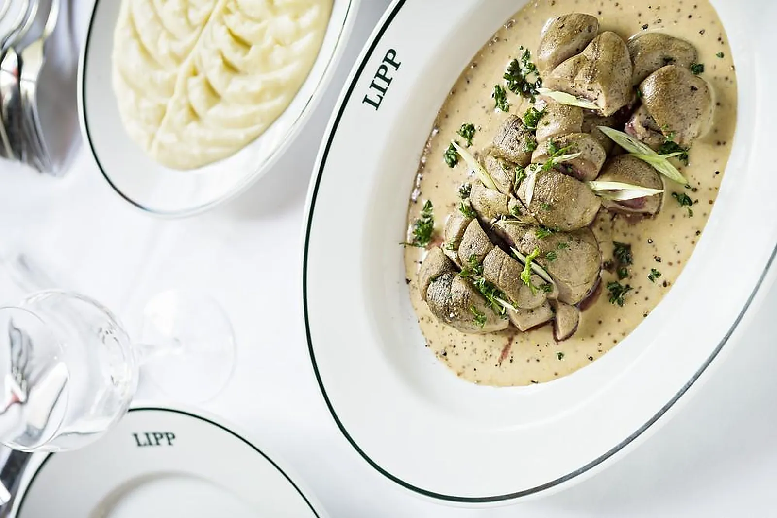 Cafés et Restaurants, RESTAURANTS - PARIS (PARIS) : BRASSERIE LIPP