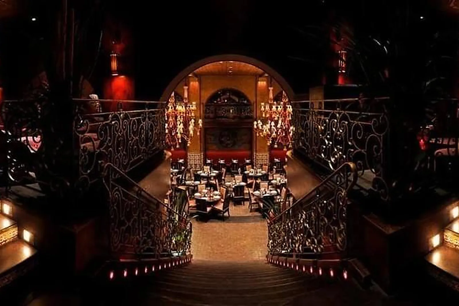 Cafés et Restaurants, RESTAURANTS - PARIS (PARIS) : BUDDHA-BAR PARIS