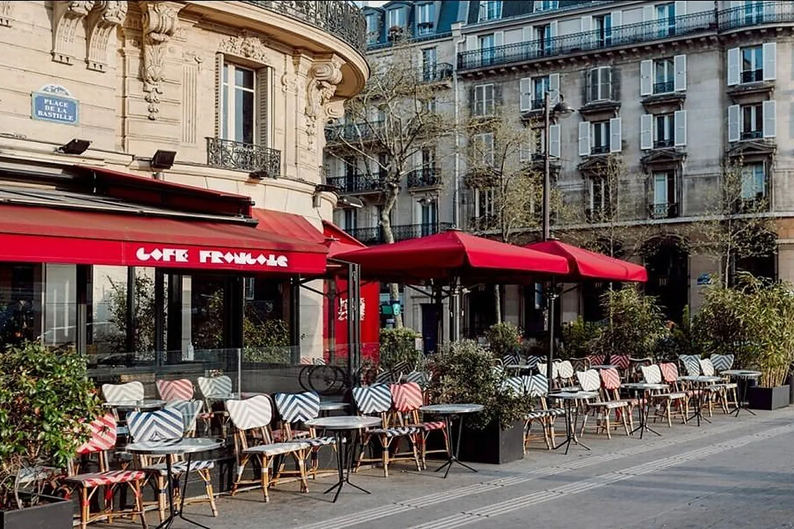 Cafés et Restaurants, RESTAURANTS - PARIS (PARIS) : CAFÉ FRANÇAIS