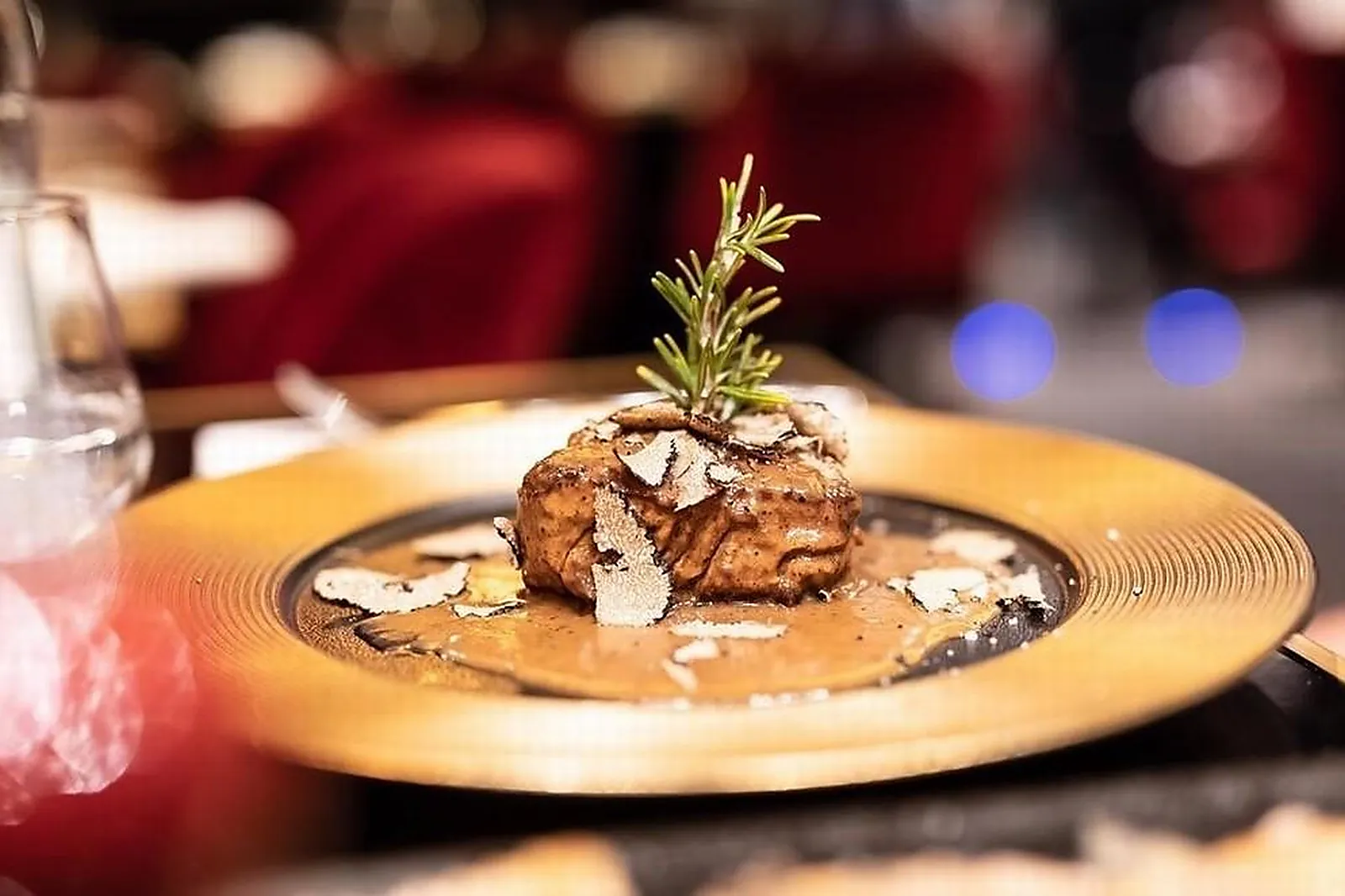 Cafés et Restaurants, RESTAURANTS - PARIS (PARIS) : CÉSAR ETOILE