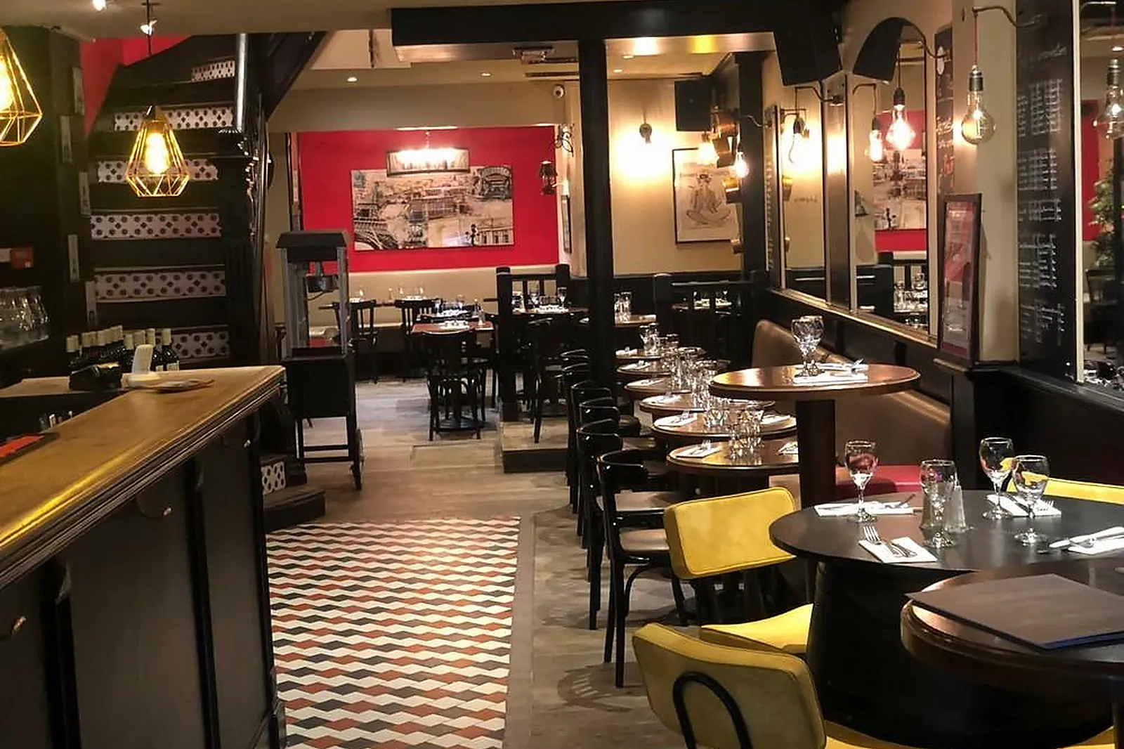 Cafés et Restaurants, RESTAURANTS - PARIS (PARIS) : CHEZ CLAUDE