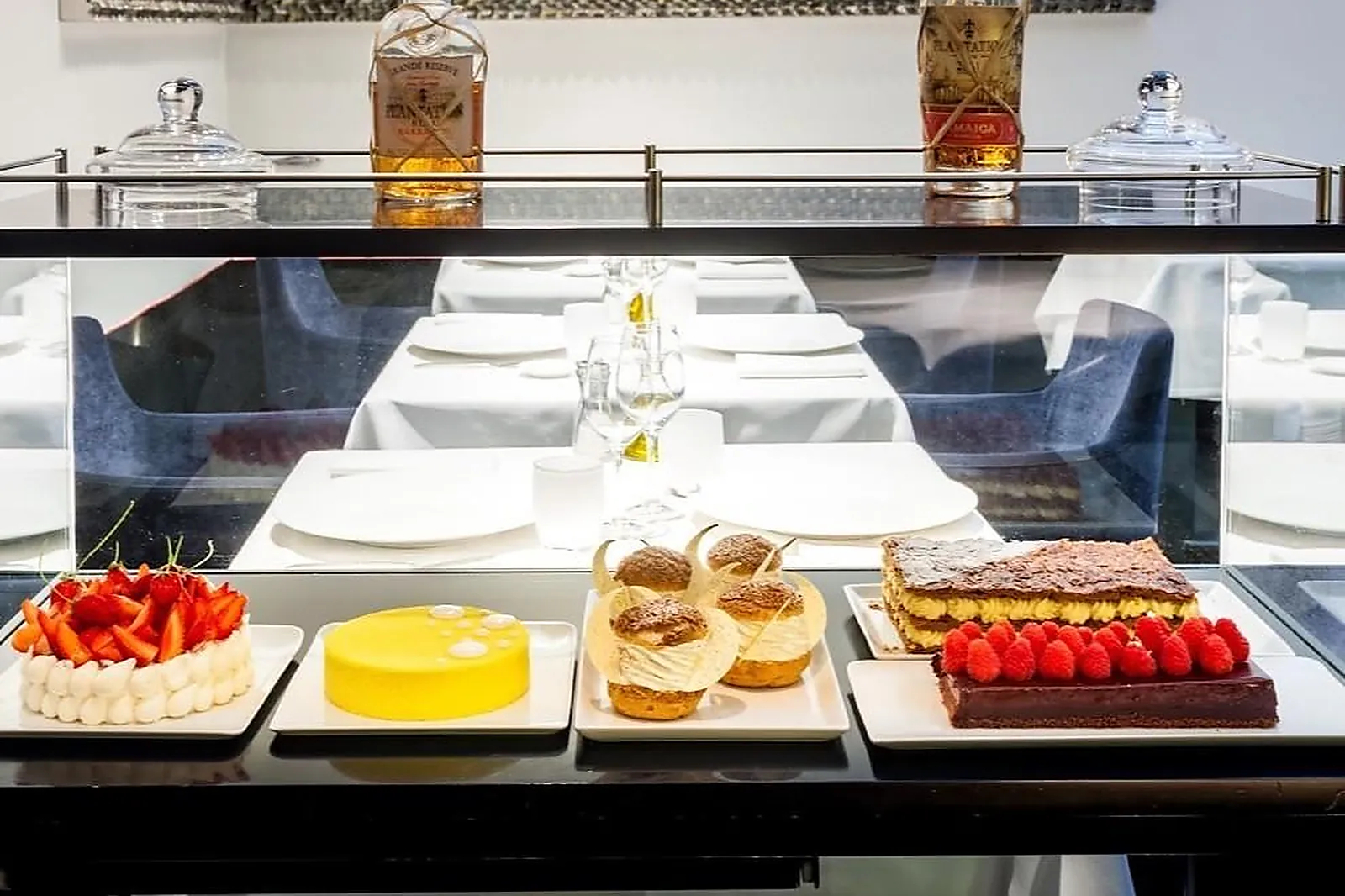 Cafés et Restaurants, RESTAURANTS - PARIS (PARIS) : HÉLÈN