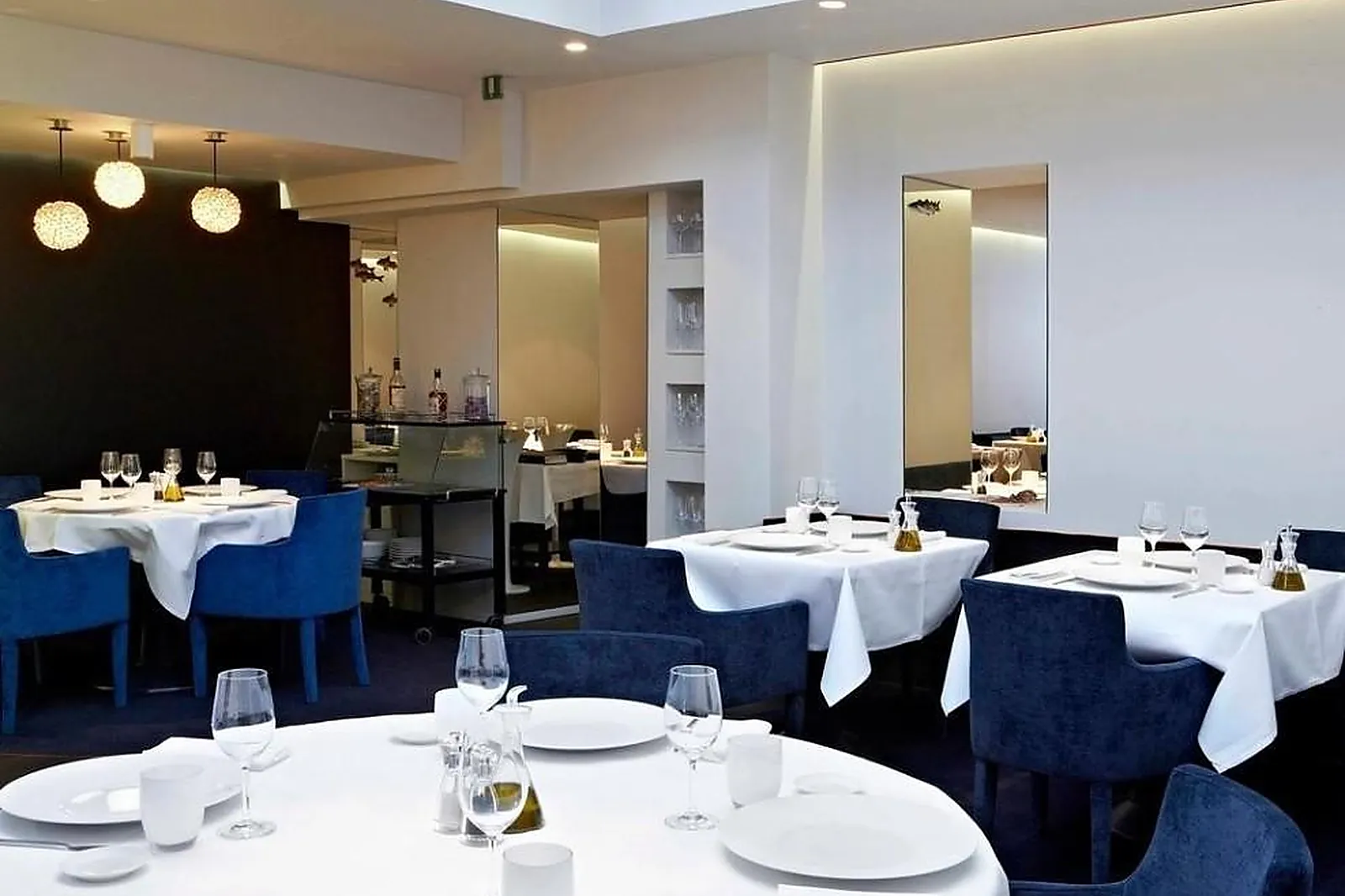 Cafés et Restaurants, RESTAURANTS - PARIS (PARIS) : HÉLÈN