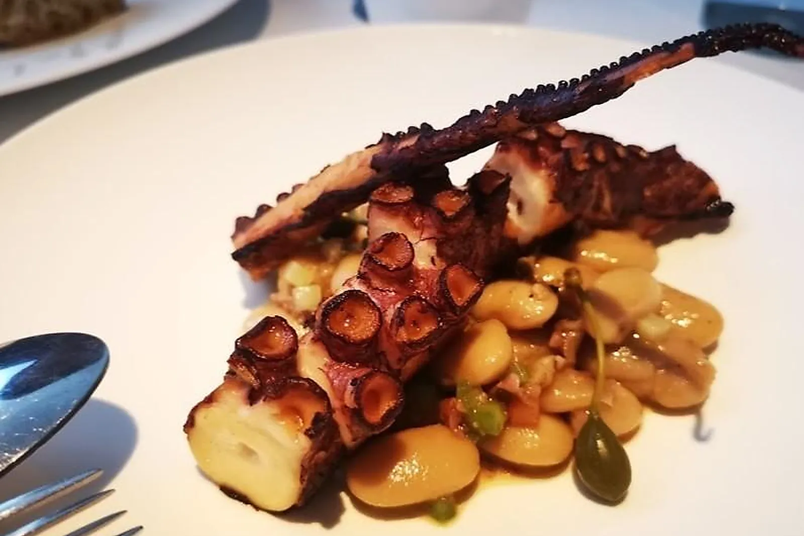 Cafés et Restaurants, RESTAURANTS - PARIS (PARIS) : HÉLÈN