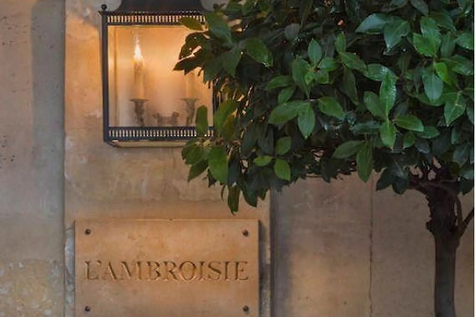 Cafés et Restaurants, RESTAURANTS - PARIS (PARIS) : LL&RSQUO;AMBROISIE