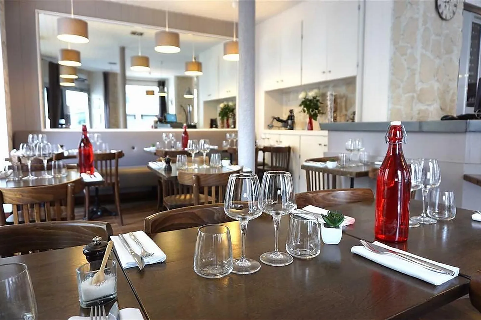 Cafés et Restaurants, RESTAURANTS - PARIS (PARIS) : LL&RSQUO;ARDOISE DU XV