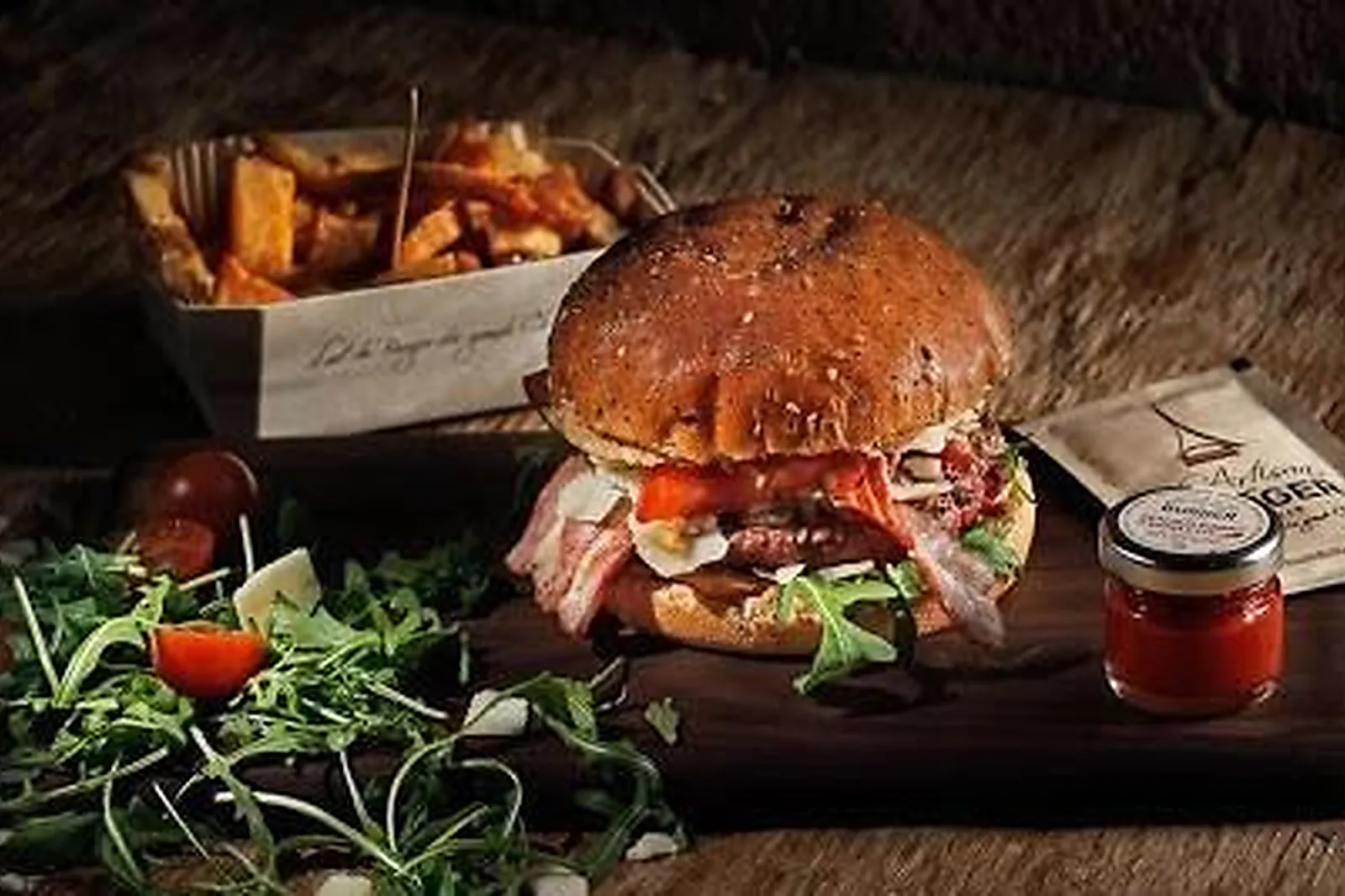 Cafés et Restaurants, RESTAURANTS - PARIS (PARIS) : LL&RSQUO;ARTISAN DU BURGER