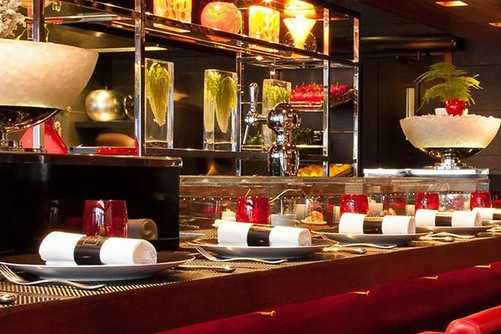 Cafés et Restaurants, RESTAURANTS - PARIS (PARIS) : LL&RSQUO;ATELIER ETOILE DE JOËL ROBUCHON