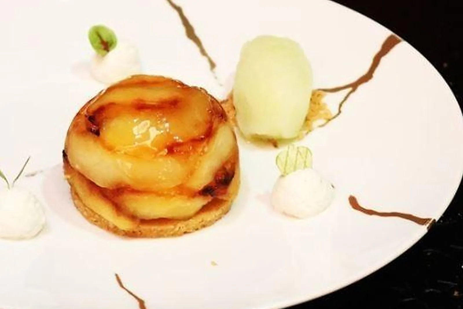 Cafés et Restaurants, RESTAURANTS - PARIS (PARIS) : LL&RSQUO;ATELIER ETOILE DE JOËL ROBUCHON