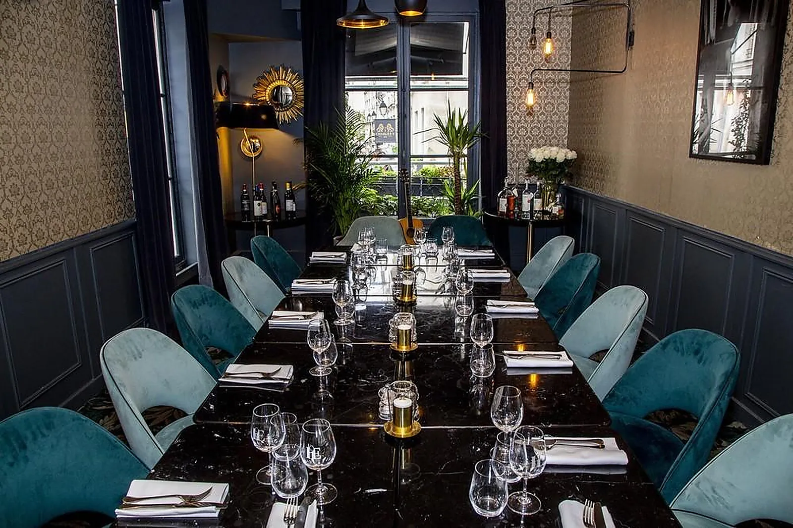 Cafés et Restaurants, RESTAURANTS - PARIS (PARIS) : LL&RSQUO;ENOTECA