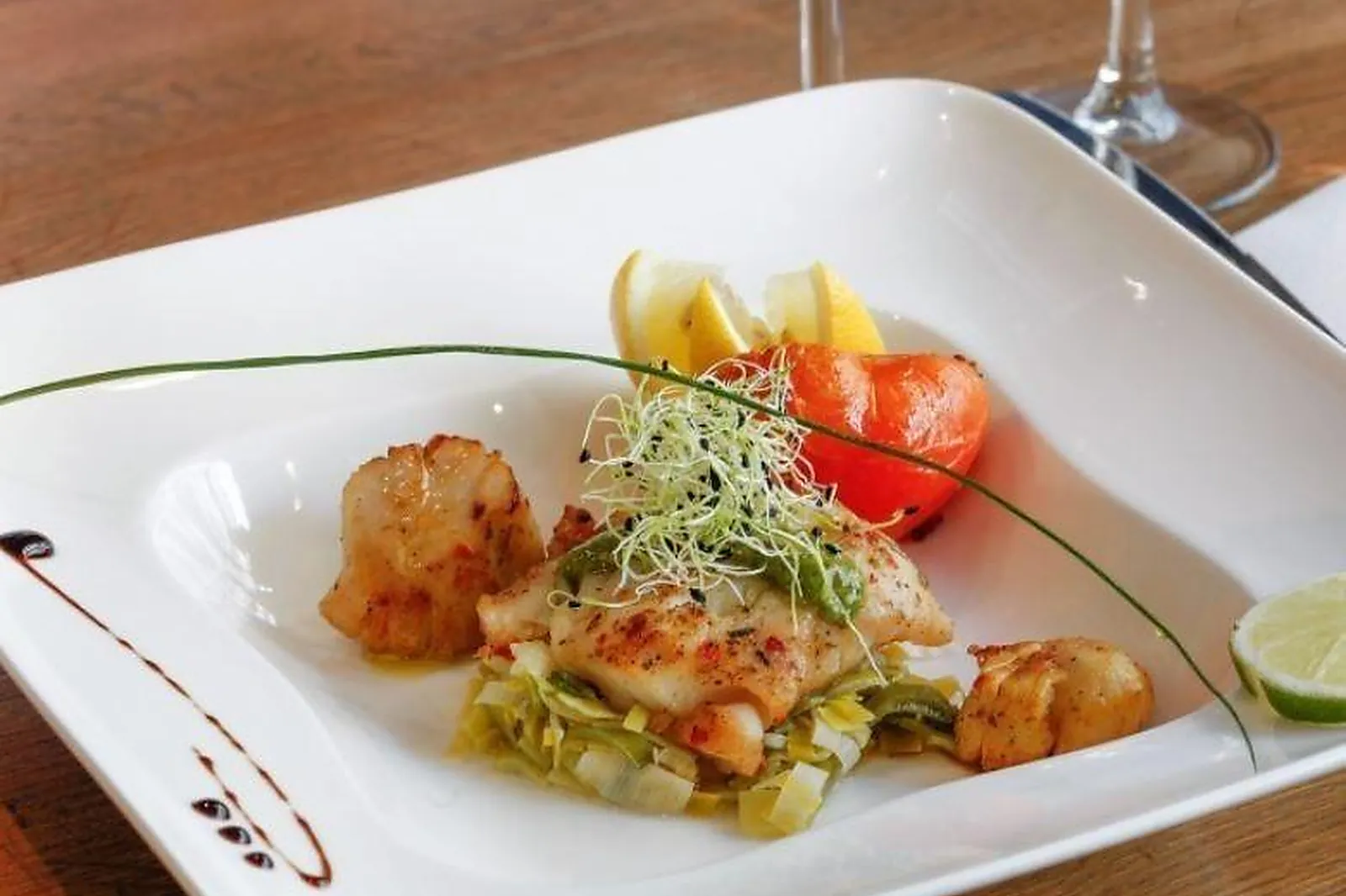 Cafés et Restaurants, RESTAURANTS - PARIS (PARIS) : LA NOUVELLE ETOILE