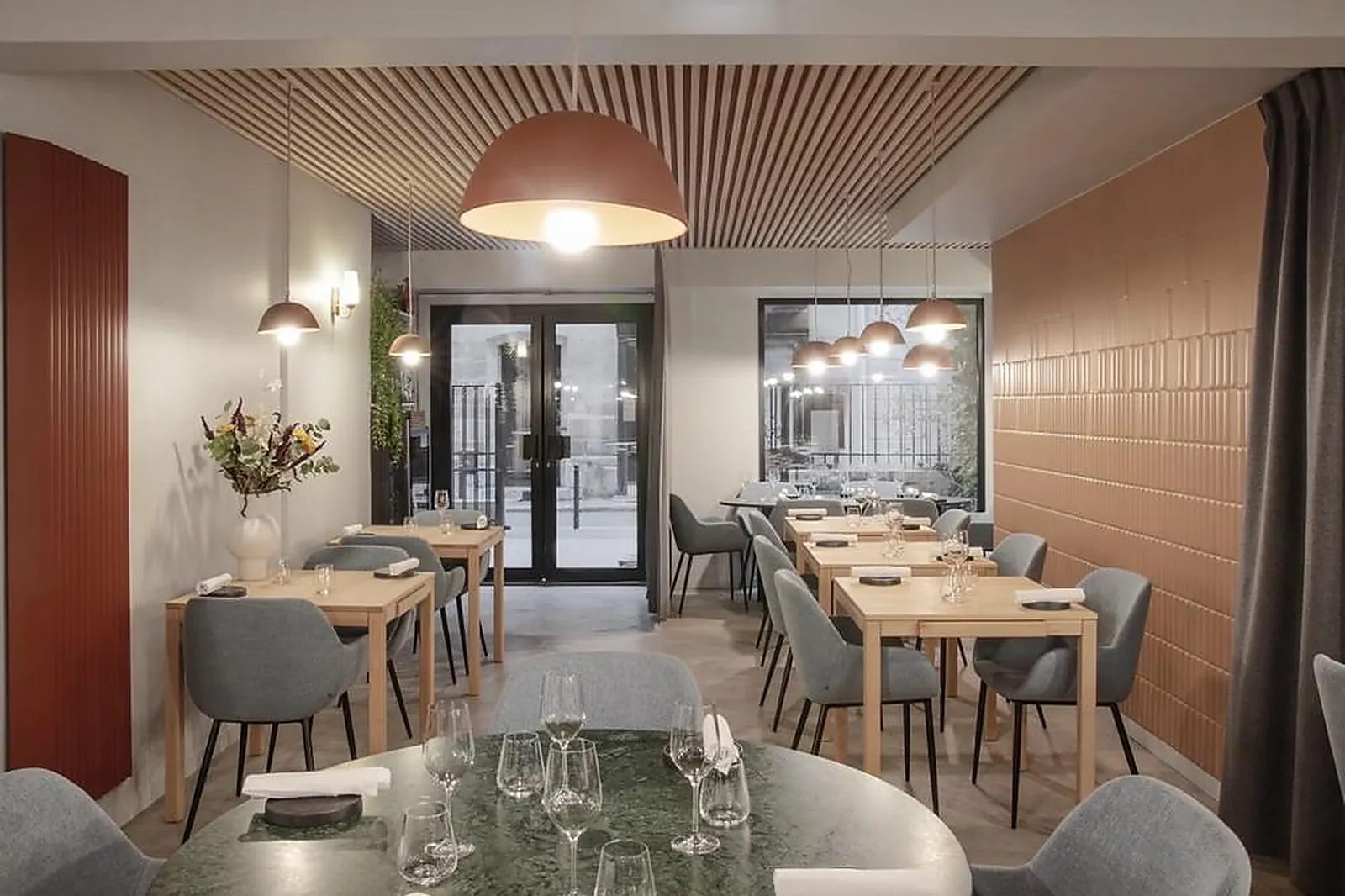 Cafés et Restaurants, RESTAURANTS - PARIS (PARIS) : LA TABLE DE COLETTE