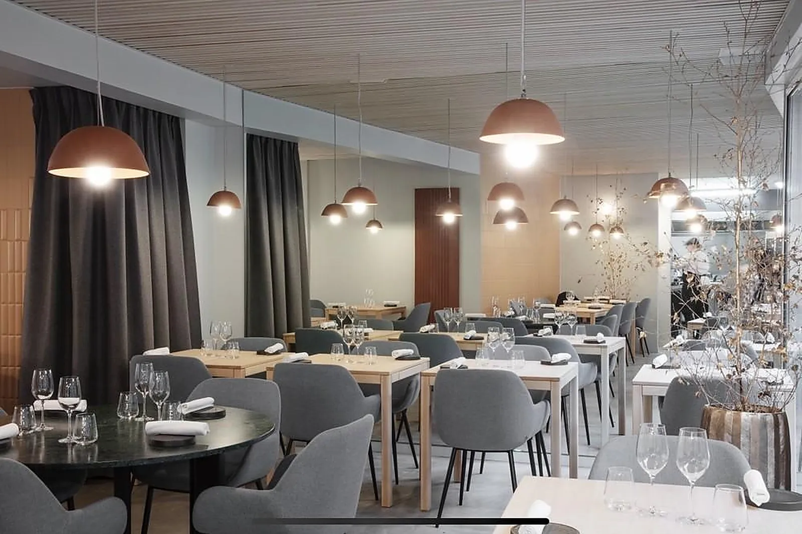 Cafés et Restaurants, RESTAURANTS - PARIS (PARIS) : LA TABLE DE COLETTE