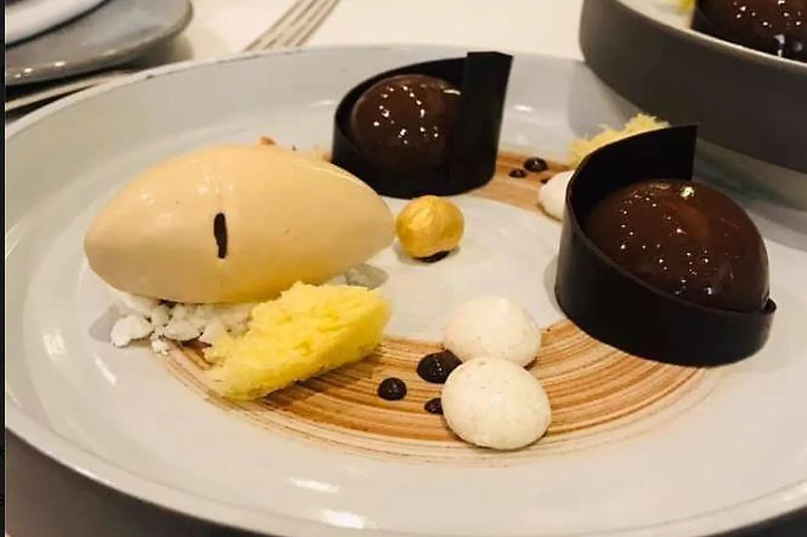 Cafés et Restaurants, RESTAURANTS - PARIS (PARIS) : LA TRUFFIERE