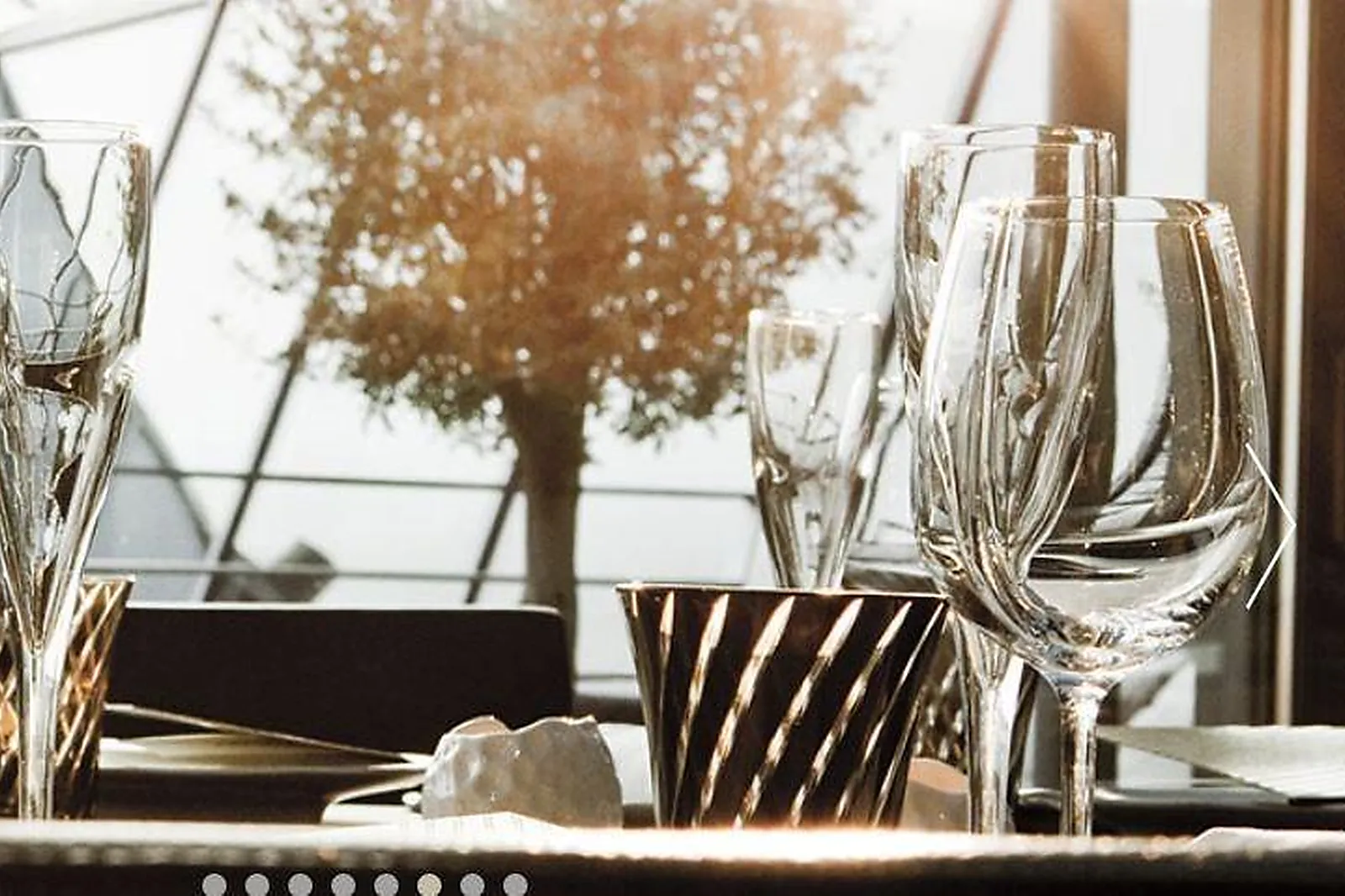 Cafés et Restaurants, RESTAURANTS - PARIS (PARIS) : LE 39V