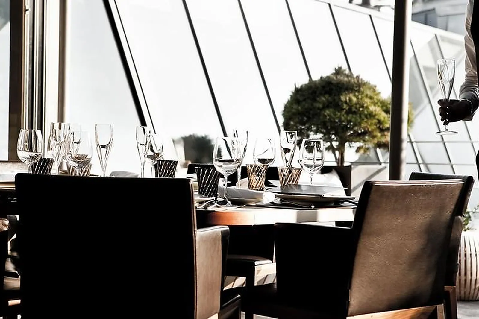 Cafés et Restaurants, RESTAURANTS - PARIS (PARIS) : LE 39V