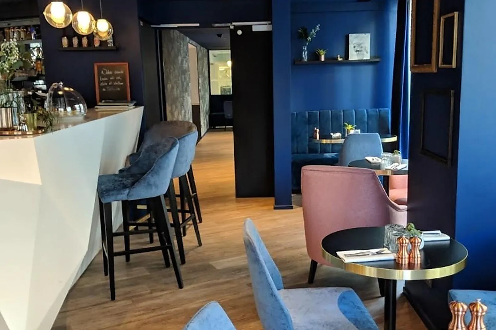 Cafés et Restaurants, RESTAURANTS - PARIS (PARIS) : LE BOUDOIR