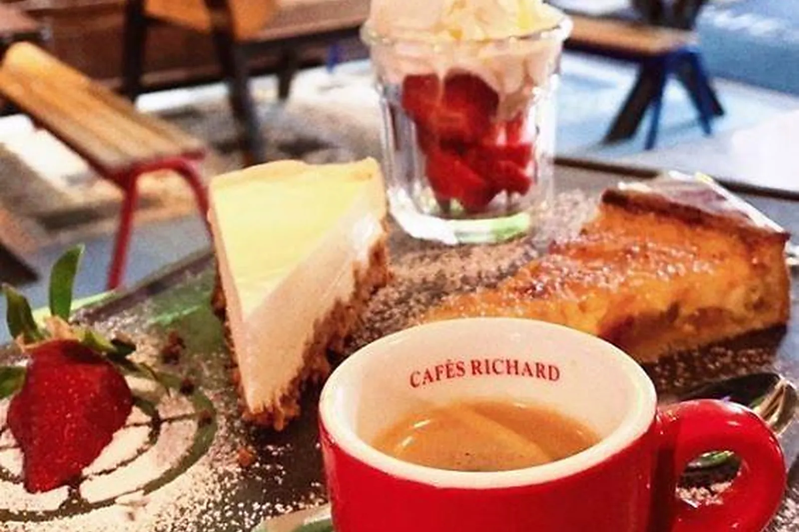 Cafés et Restaurants, RESTAURANTS - PARIS (PARIS) : LE CAFÉ DE LA PRESSE