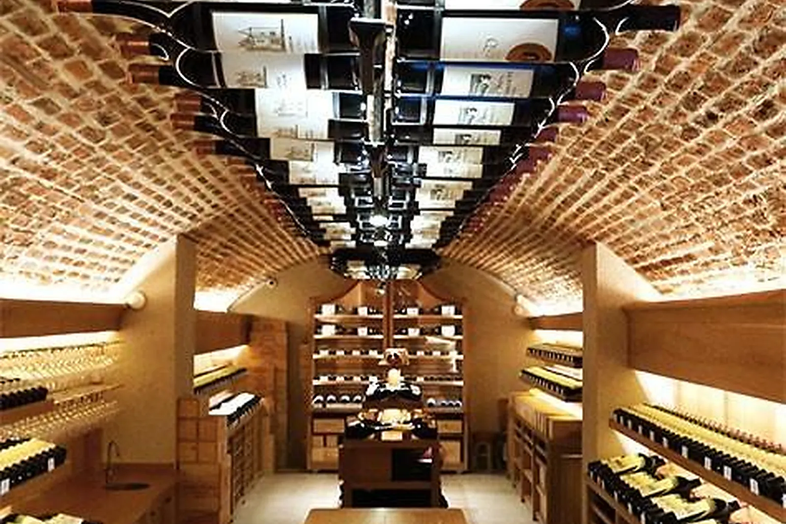 Cafés et Restaurants, RESTAURANTS - PARIS (PARIS) : LE CLARENCE