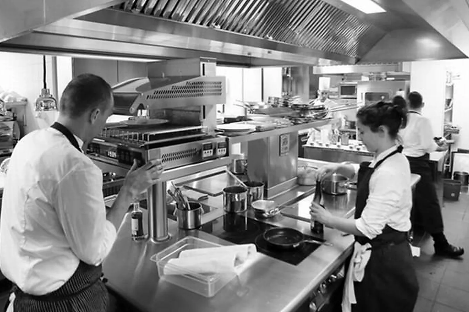 Cafés et Restaurants, RESTAURANTS - PARIS (PARIS) : LE CLARENCE