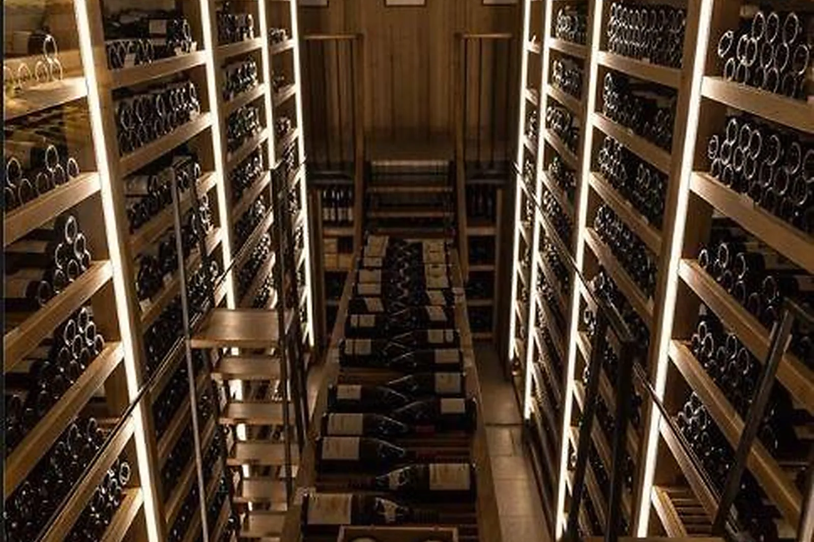 Cafés et Restaurants, RESTAURANTS - PARIS (PARIS) : LE CLARENCE