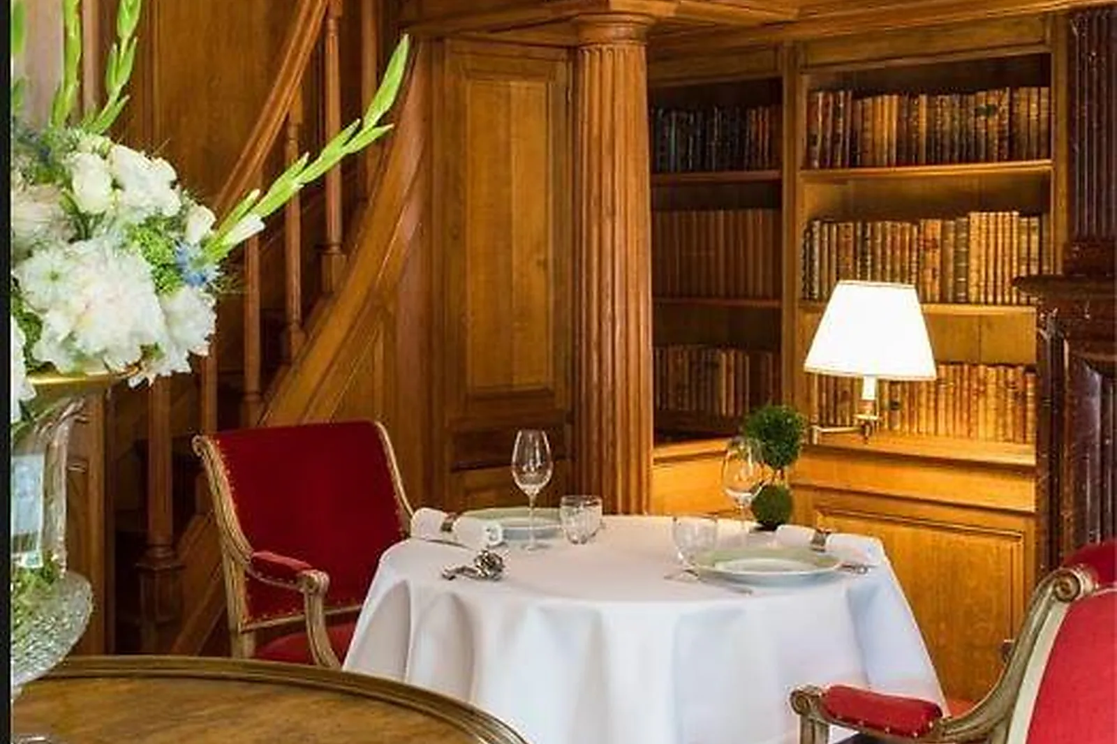 Cafés et Restaurants, RESTAURANTS - PARIS (PARIS) : LE CLARENCE